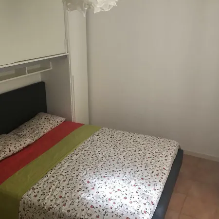 Bilocale Roberta Centro Storico 佩萨罗
