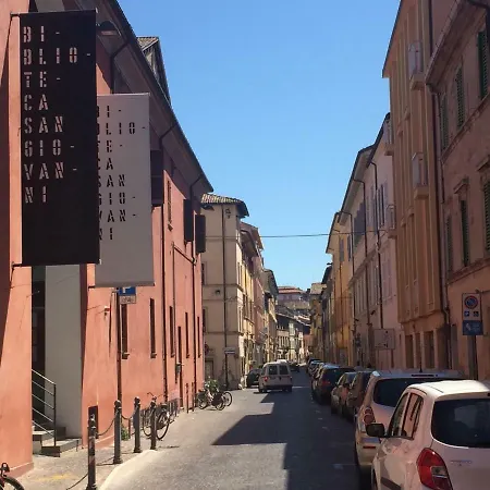 Bilocale Roberta Centro Storico 公寓 佩萨罗
